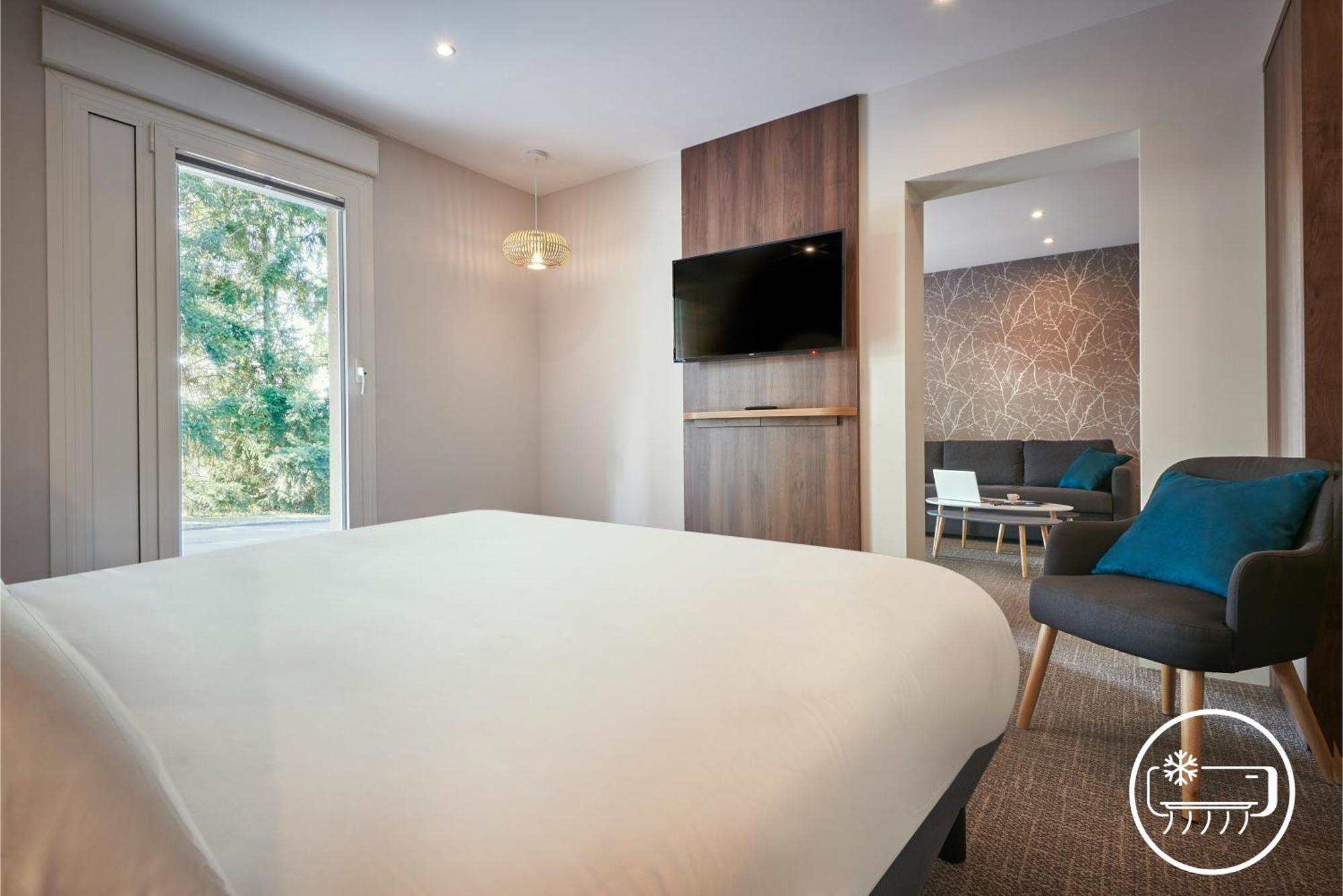 Kyriad Hotel 3*